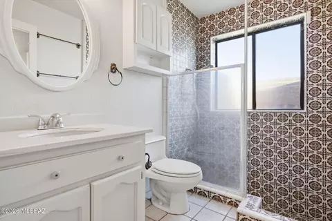 Bath - 6090 E River Rd, Tucson, AZ 85750 photo 3 of 5