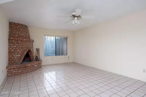 Living - 6090 E River Rd, Tucson, AZ 85750 photo 4 of 6