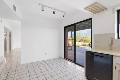 Kitchen - 6090 E River Rd, Tucson, AZ 85750 photo 2 of 4