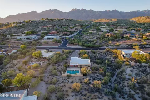 View/Area - 6090 E River Rd, Tucson, AZ 85750 photo 1 of 3