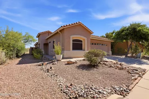 10490 E Oakbrook St, Tucson, AZ 85747