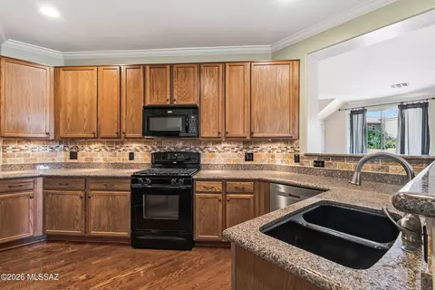 Kitchen - 4853 E Orchard Grass Dr, Tucson, AZ 85756 photo 1 of 2