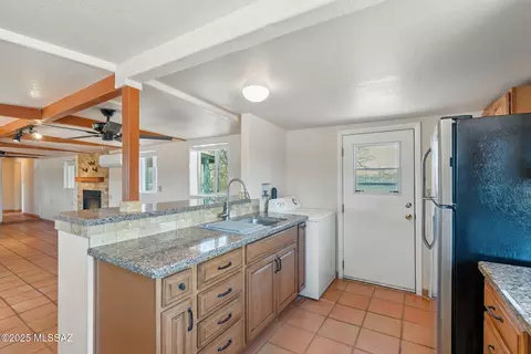 Kitchen - 27809 S Rain Valley Rd, Elgin, AZ 85611 photo 3 of 6