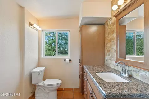 Bath - 27809 S Rain Valley Rd, Elgin, AZ 85611 photo 3 of 4