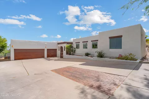 6420 N Regal Manor Dr, Tucson, AZ 85750