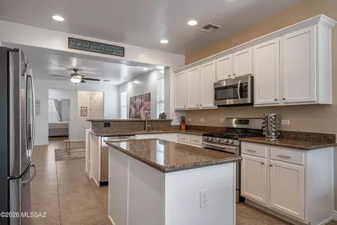 Kitchen - 10440 S Painted Mare Dr, Vail, AZ 85641 photo 4 of 4