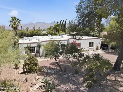 3813 E Calle De Soto, Tucson, AZ 85716