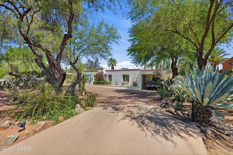 3813 E Calle De Soto, Tucson, AZ 85716