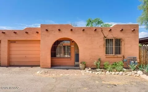 905 E Mesquite Dr, Tucson, AZ 85719