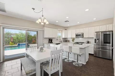 11911 N Prospect Point Pl, Oro Valley, AZ 85737