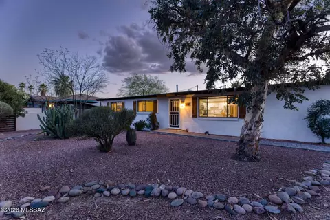 129 N Columbus Blvd, Tucson, AZ 85711