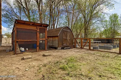 Exterior - 189 W 3rd Ave, Eagar, AZ 85925 photo 9 of 12