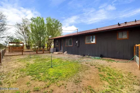 Exterior - 189 W 3rd Ave, Eagar, AZ 85925 photo 3 of 12