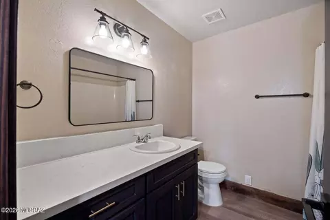Bath - 189 W 3rd Ave, Eagar, AZ 85925 photo 2 of 3