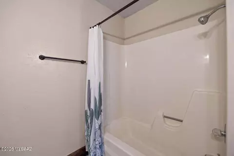 Bath - 189 W 3rd Ave, Eagar, AZ 85925 photo 3 of 3