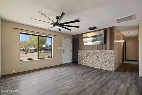 Living - 189 W 3rd Ave, Eagar, AZ 85925 photo 2 of 4