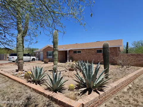 2624 N Teresa Ln, Tucson, AZ 85745