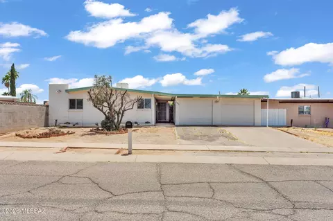7540 E Poinciana Dr, Tucson, AZ 85730