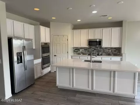 Kitchen - 8965 E Wright School Loop, Tucson, AZ 85715 photo 1 of 2