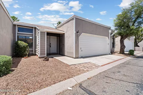 6357 N Willowbrook Dr, Tucson, AZ 85704