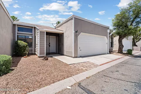 6357 N Willowbrook Dr, Tucson, AZ 85704