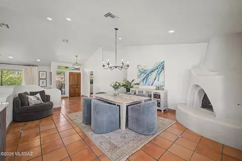Dining - 7369 E Riverbank Loop, Tucson, AZ 85715 photo 4 of 4