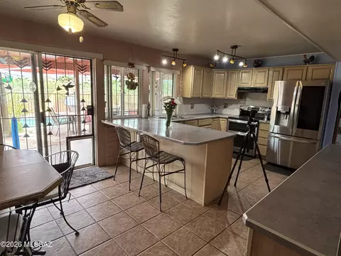 805 S Avenida Los Reyes, Tucson, AZ 85748