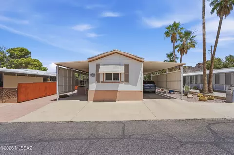 5460 W Flying W St, Tucson, AZ 85713