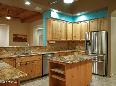 Kitchen - 9895 E Forest Grv, Tucson, AZ 85749 photo 2 of 5