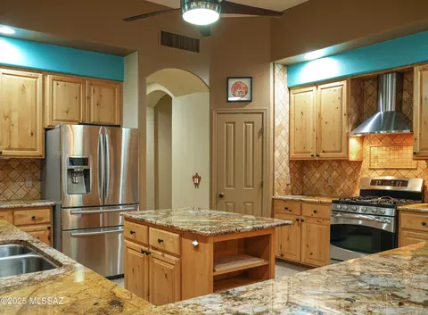 Kitchen - 9895 E Forest Grv, Tucson, AZ 85749 photo 3 of 5