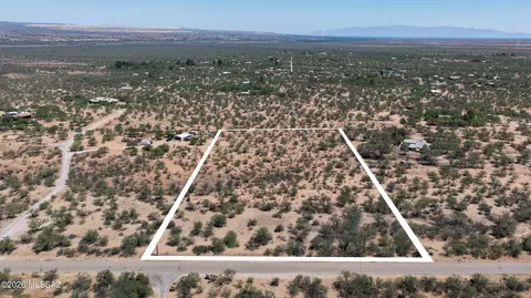 W Dove Way, Amado, AZ 85645