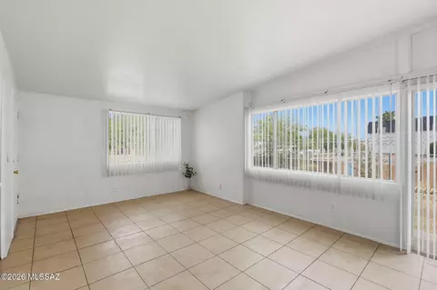 Living - 1105 E Garden Loop, Tucson, AZ 85706 photo 1 of 2