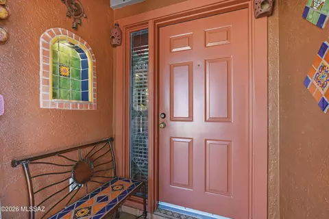 146 W Calle Del Ano, Green Valley, AZ 85614