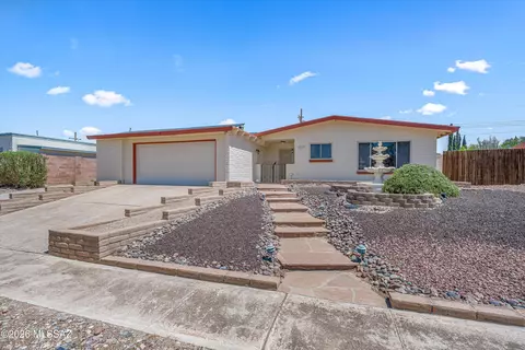 9327 E Hermosa Hills Dr, Tucson, AZ 85710