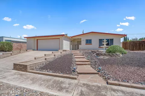 9327 E Hermosa Hills Dr, Tucson, AZ 85710