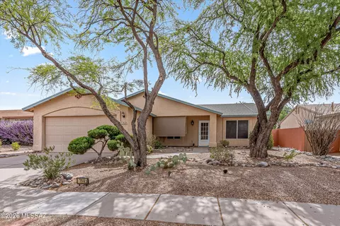 7983 S Teaberry Ave, Tucson, AZ 85747