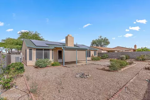 Exterior - 7983 S Teaberry Ave, Tucson, AZ 85747 photo 4 of 7