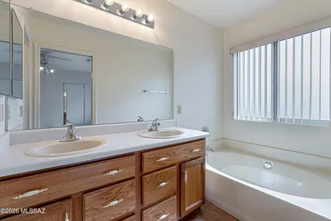 Bath - 7983 S Teaberry Ave, Tucson, AZ 85747 photo 1 of 4