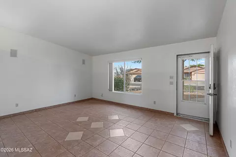 Living - 7983 S Teaberry Ave, Tucson, AZ 85747 photo 1 of 6