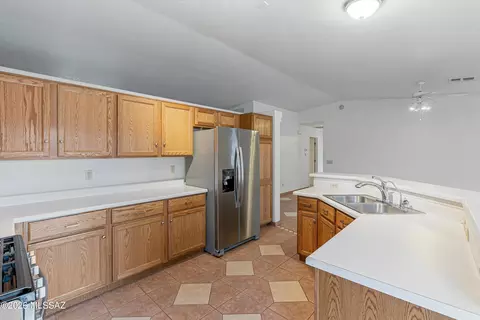 Kitchen - 7983 S Teaberry Ave, Tucson, AZ 85747 photo 2 of 4