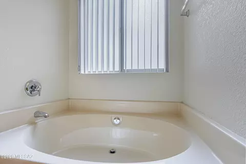 Bath - 7983 S Teaberry Ave, Tucson, AZ 85747 photo 3 of 4