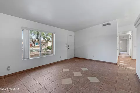 Living - 7983 S Teaberry Ave, Tucson, AZ 85747 photo 4 of 6