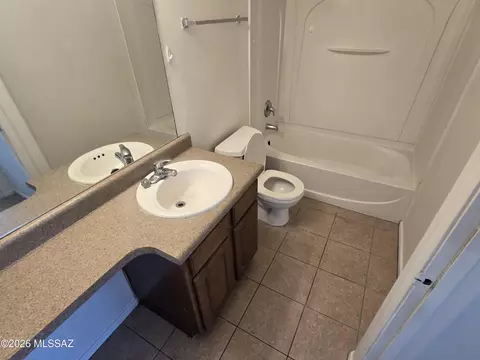 Bath - 2109 E Pinal Vis, Tucson, AZ 85713 photo 4 of 4