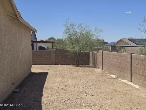 Exterior - 2109 E Pinal Vis, Tucson, AZ 85713 photo 4 of 6