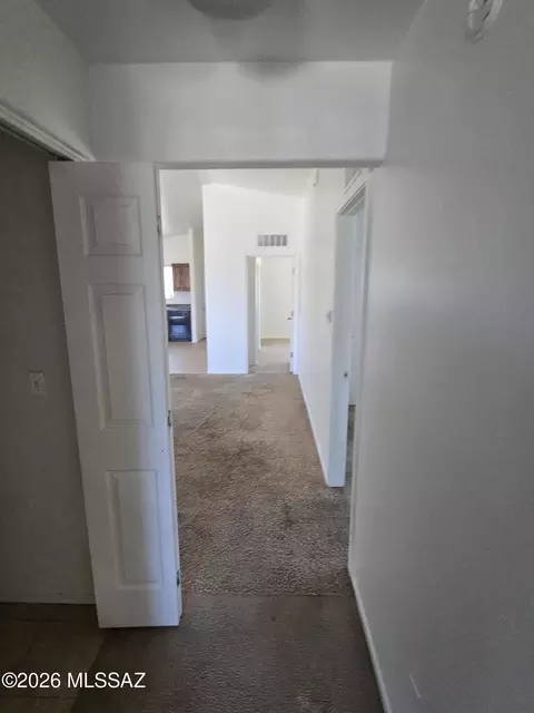 Entry Way - 2109 E Pinal Vis, Tucson, AZ 85713 photo 1 of 1