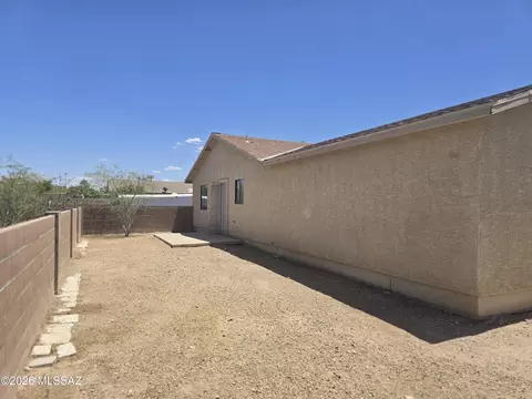 Exterior - 2109 E Pinal Vis, Tucson, AZ 85713 photo 5 of 6