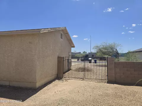 Exterior - 2109 E Pinal Vis, Tucson, AZ 85713 photo 6 of 6