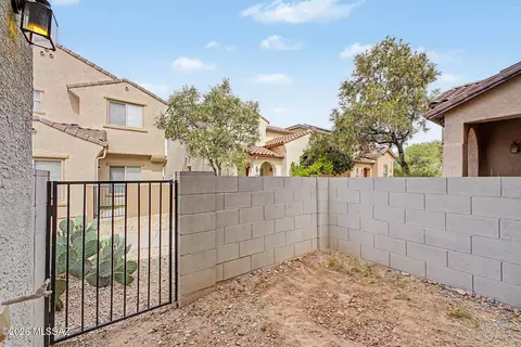 Exterior - 10533 E Native Rose Trl, Tucson, AZ 85747 photo 6 of 6