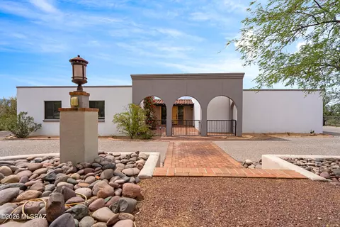 9420 E Ravine Trl, Tucson, AZ 85749