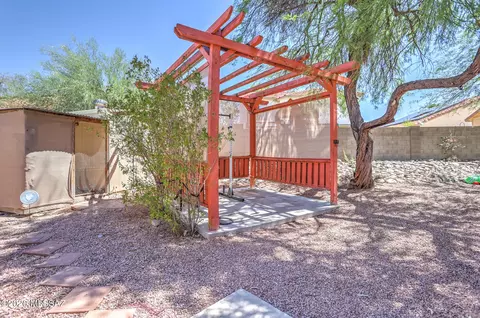 Exterior - 9344 N Eaglestone Loop, Tucson, AZ 85742 photo 4 of 10